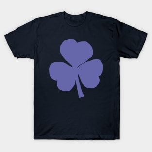 Shamrock in Very Peri Periwinkle Blue St Patricks Day T-Shirt